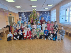 Прощание с ёлочкой.